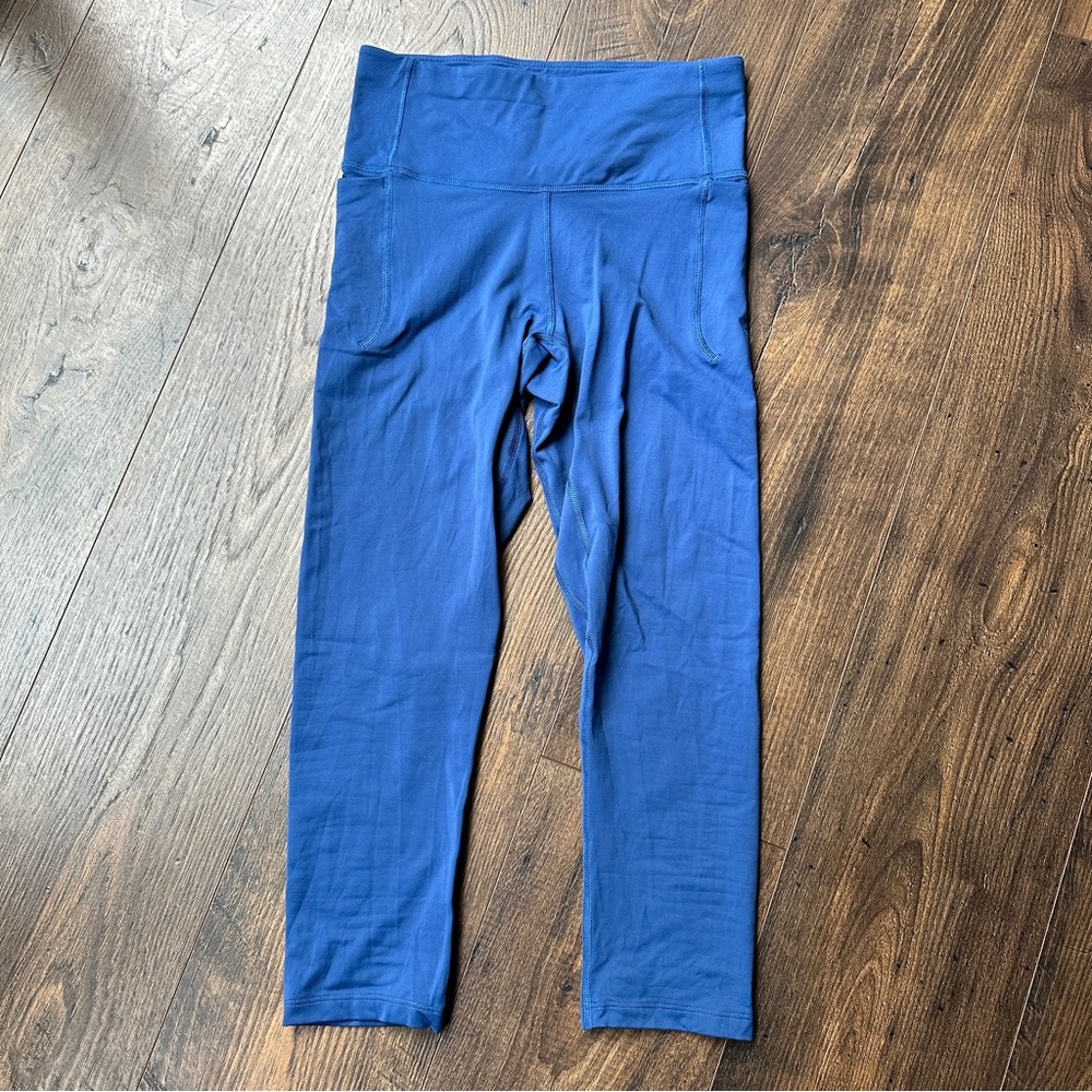 Under Armour Small Cropped Fitted Leggings